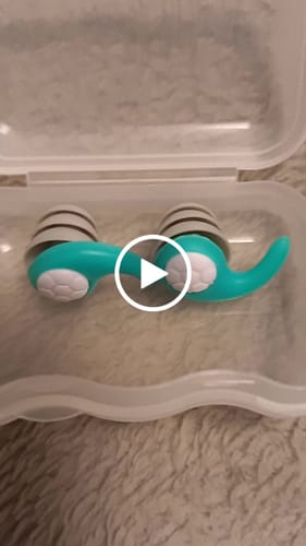 Customer video review of Ergonomikus Kialakítású Többrétegű és Bőrbarát Füldugó Zajszűrésre