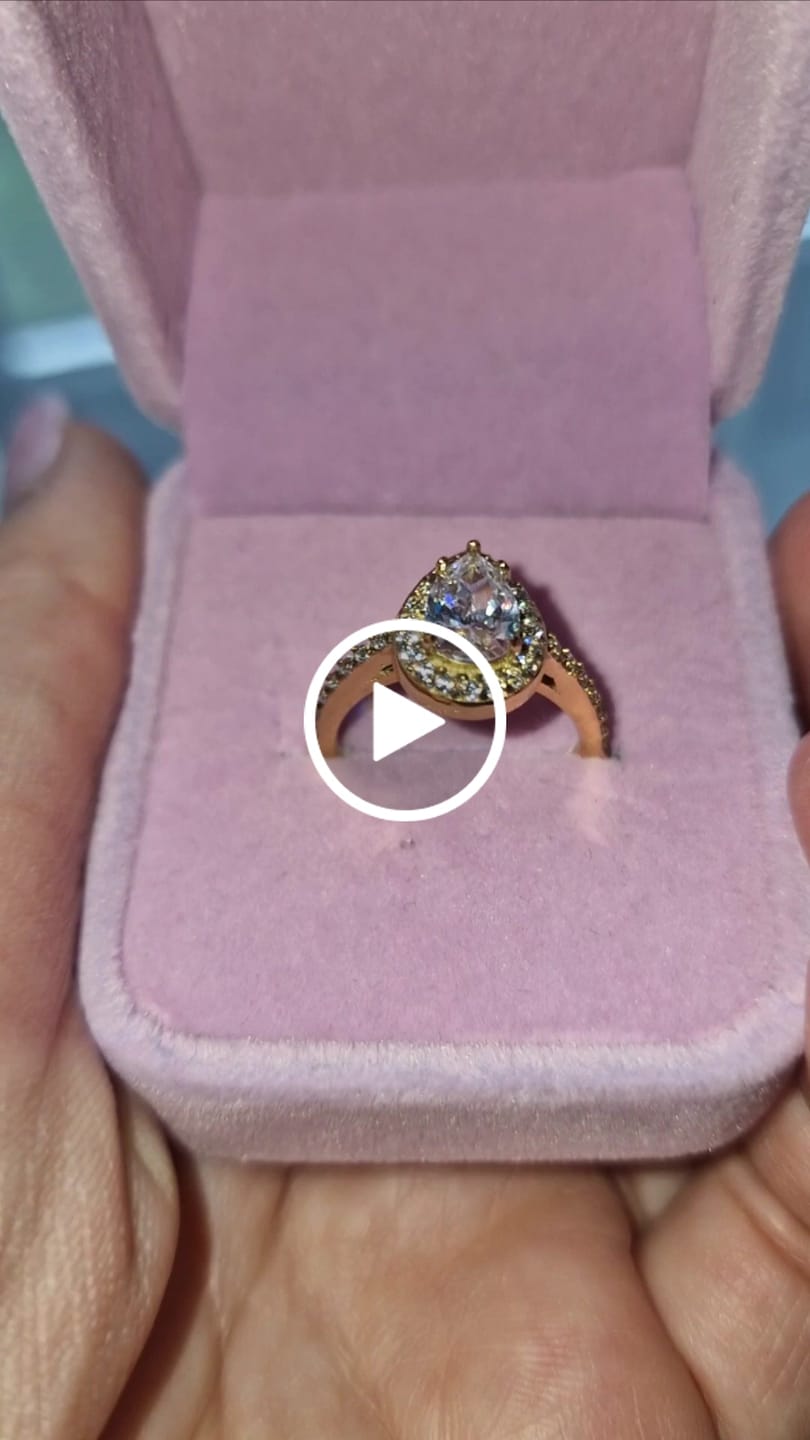 Customer video review of Drop Ring | 18K vergoldet
