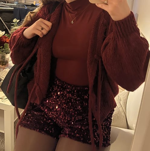 Customer photo review of Helena Schleifen Strickjacke - Weinrot