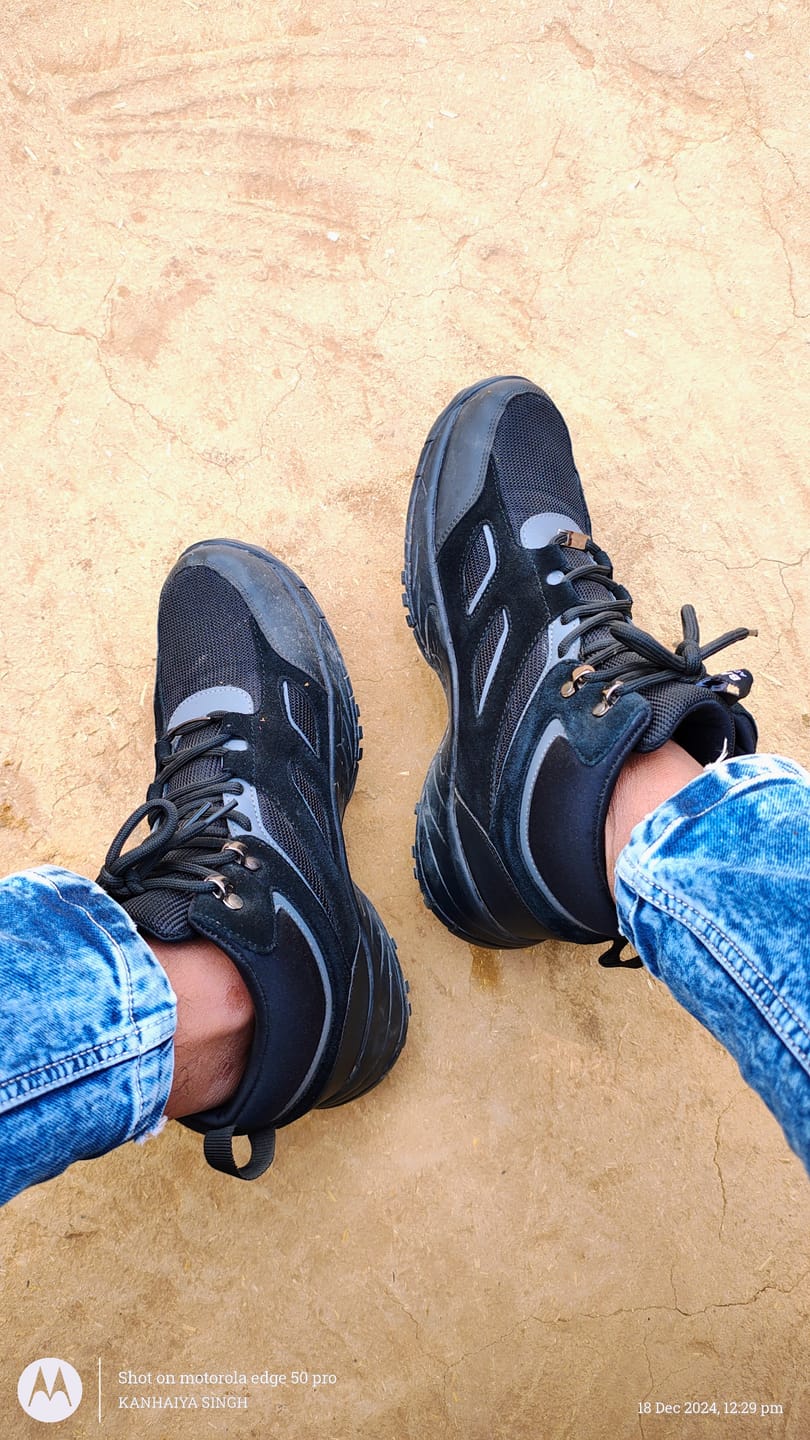 Customer photo review of Bacca Bucci Stompster Men’s Adventure Boots