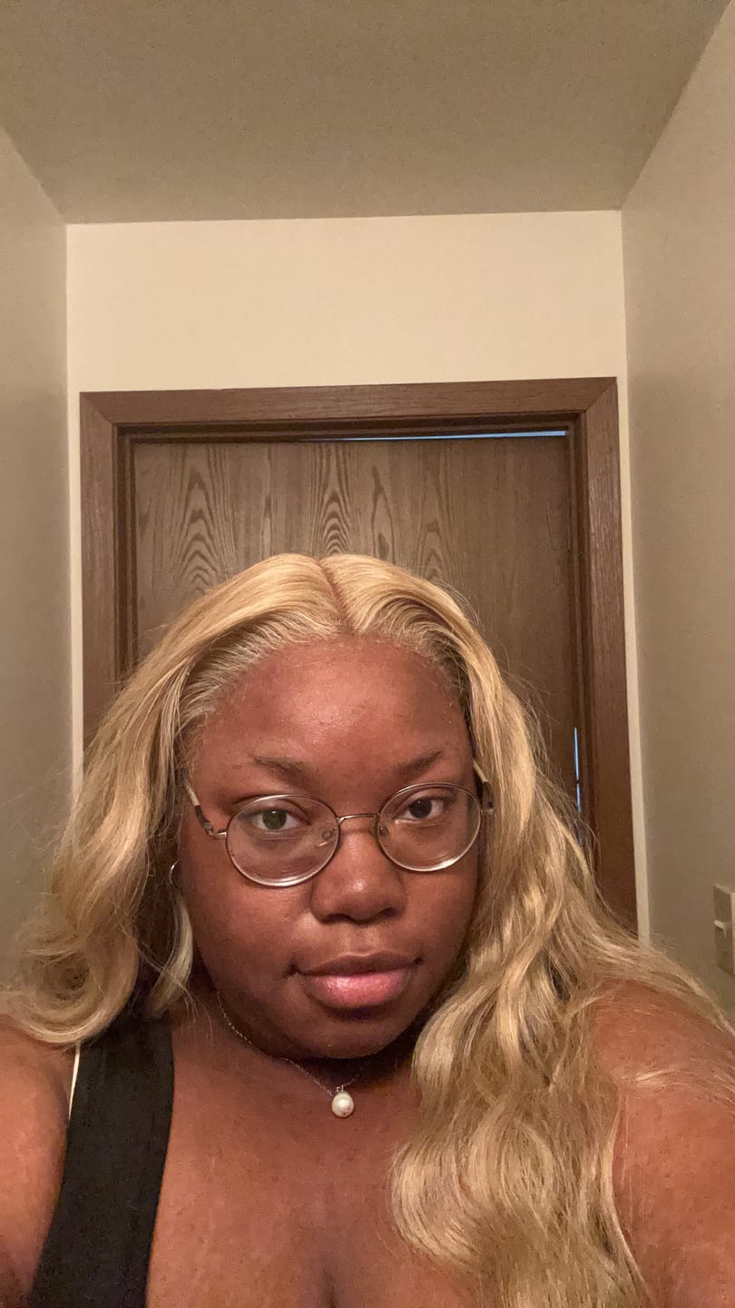 Customer photo review of Outre Melted Hairline Glueless HD Lace Front Wig - LORENZA 40"