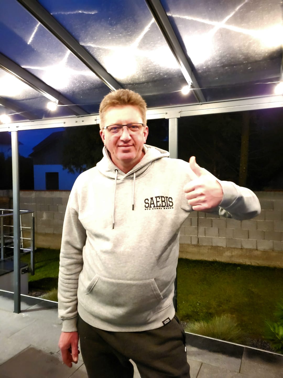 Customer photo review of Lifestyle Herren Hoodie grau mit Stickerei by SAEBIS®