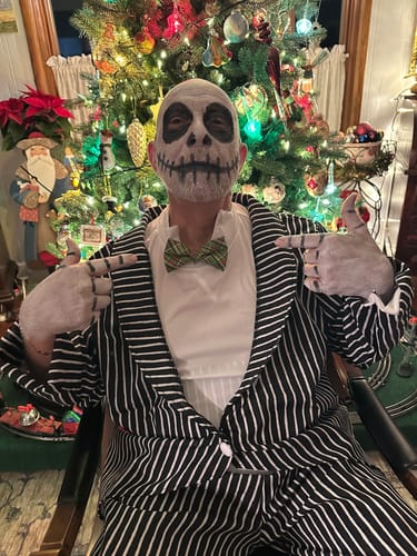 Frank M. review of Christmas Red & Green Diagonal Stripe Cotton Bow Tie image 1 out of 2