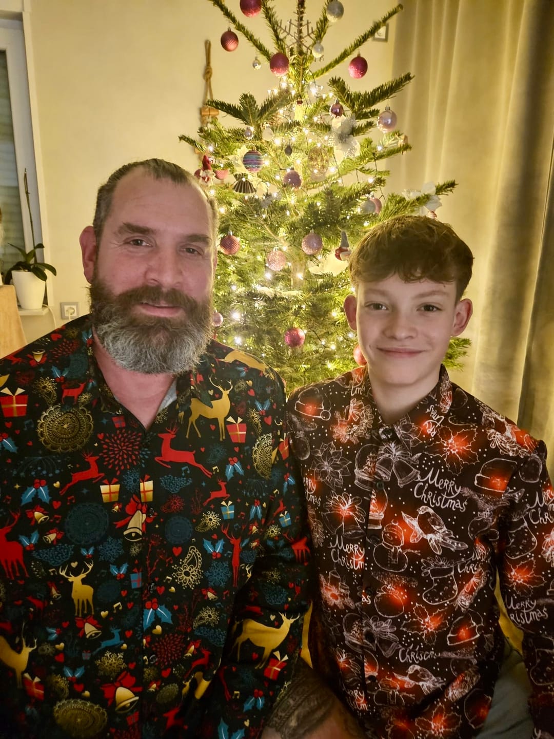 Customer photo review of Herren Weihnachts Langarmhemd aus Baumwolle