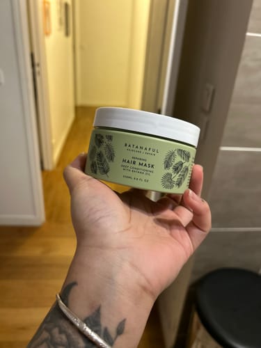 Customer photo review of Batanaful Repairing Hair Mask