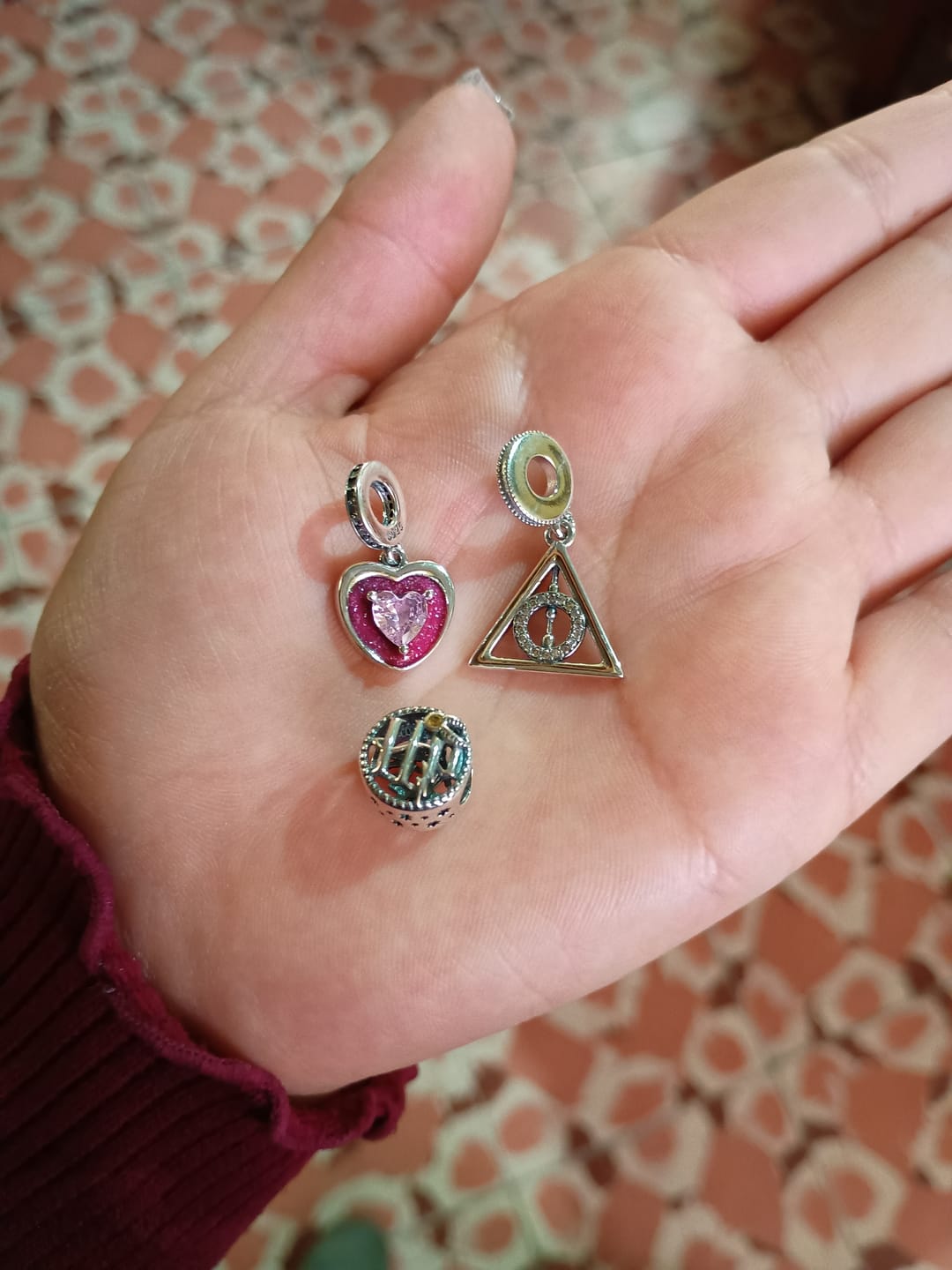 Customer photo review of Charm Reliquias de la Muerte