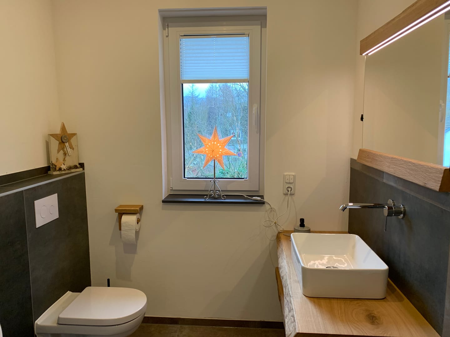 Customer photo review of Toilettenpapierhalter CULTUS aus Holz