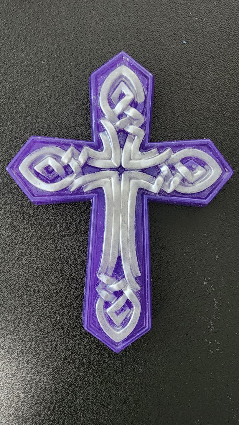 Customer photo review of 8x6x1" Celtic Cross Silicone Mold