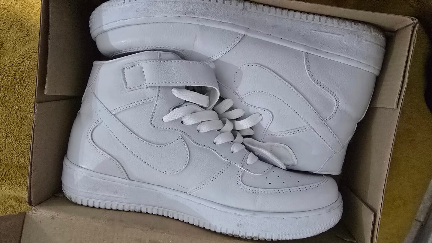 Customer photo review of Tenis 841 Blanco Total