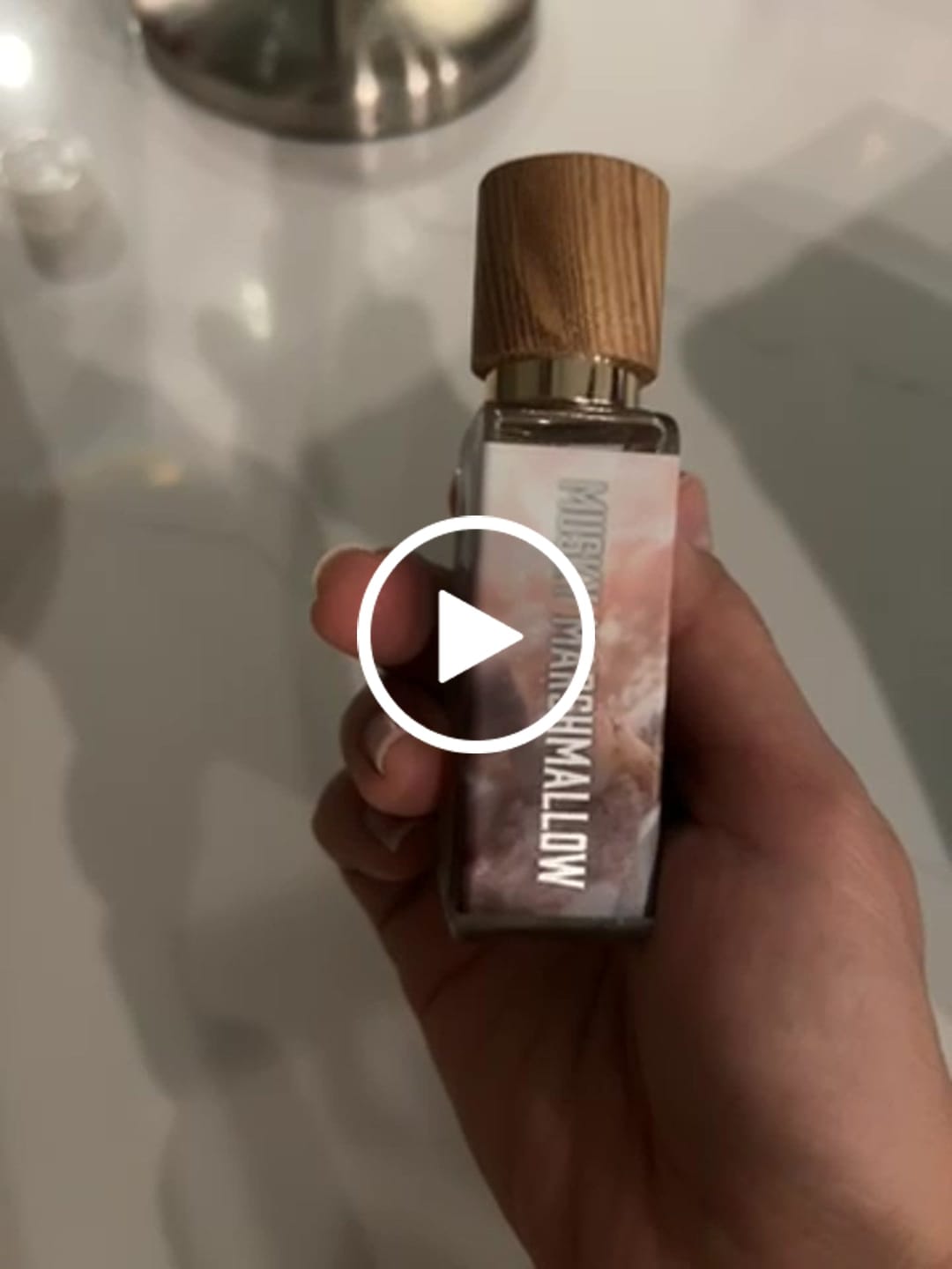Customer video review of Musky Marshmallow