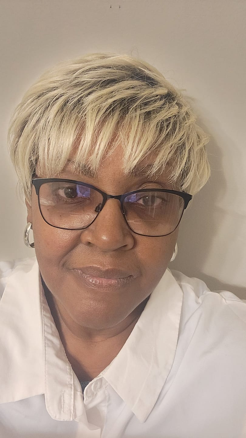 Customer photo review of Vanessa Fashion Wig CALI