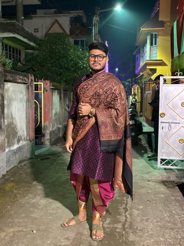 Customer photo review of Pashtush Mens Fine Soft Ethnic Stole, Black