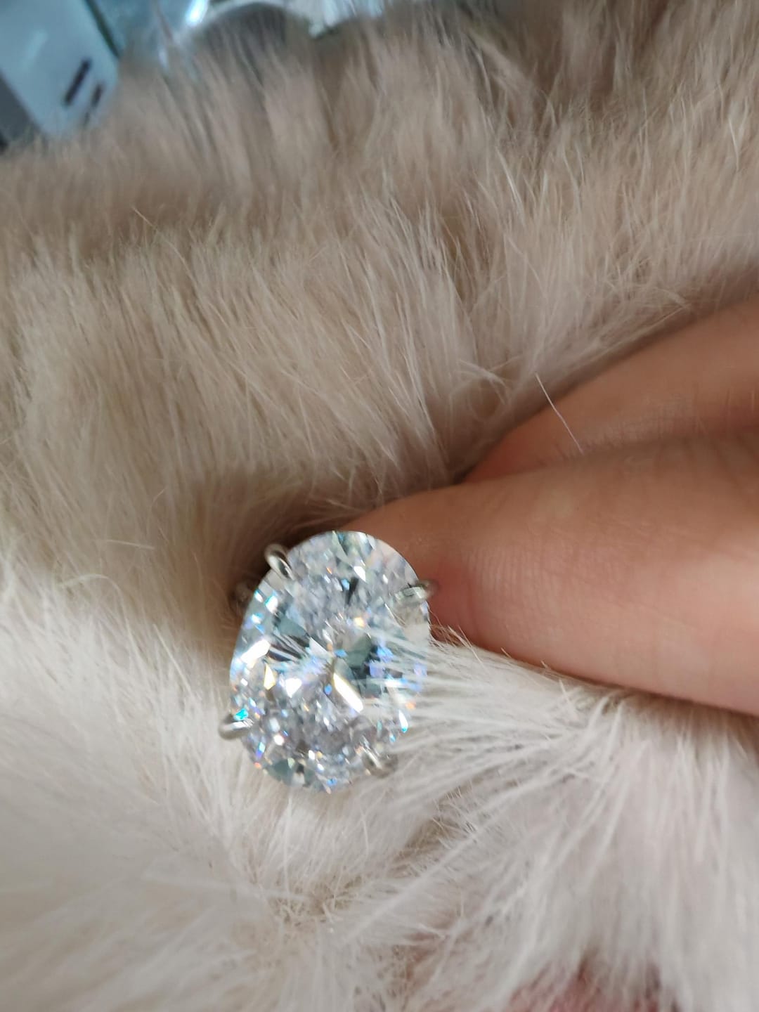 Customer photo review of S925 8.0 Carat Oval Cut Exclusive Simulated Diamond Engagement Ring Travel Ring For Women