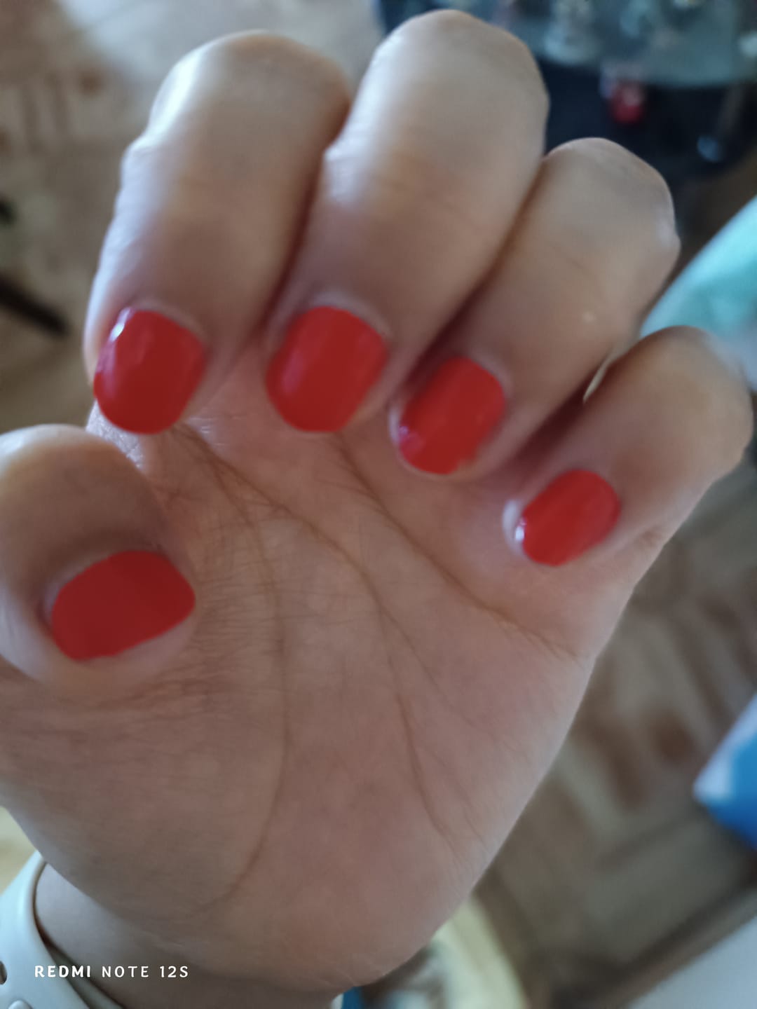 Customer photo review of Essence Esmalte Gel  Gloss 'N Roll