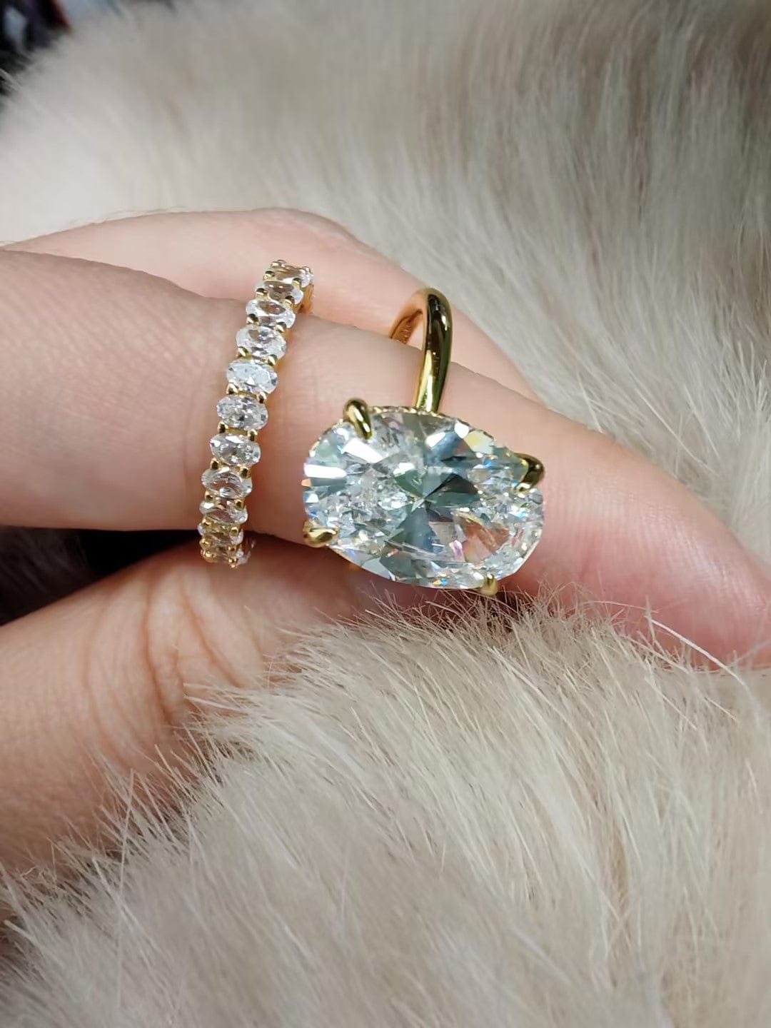 Customer photo review of S925 4.5Ct Luxury Oval Cut 2PC Wedding Ring Set In Sterling Silver Stackable Rings For Everyday Wear