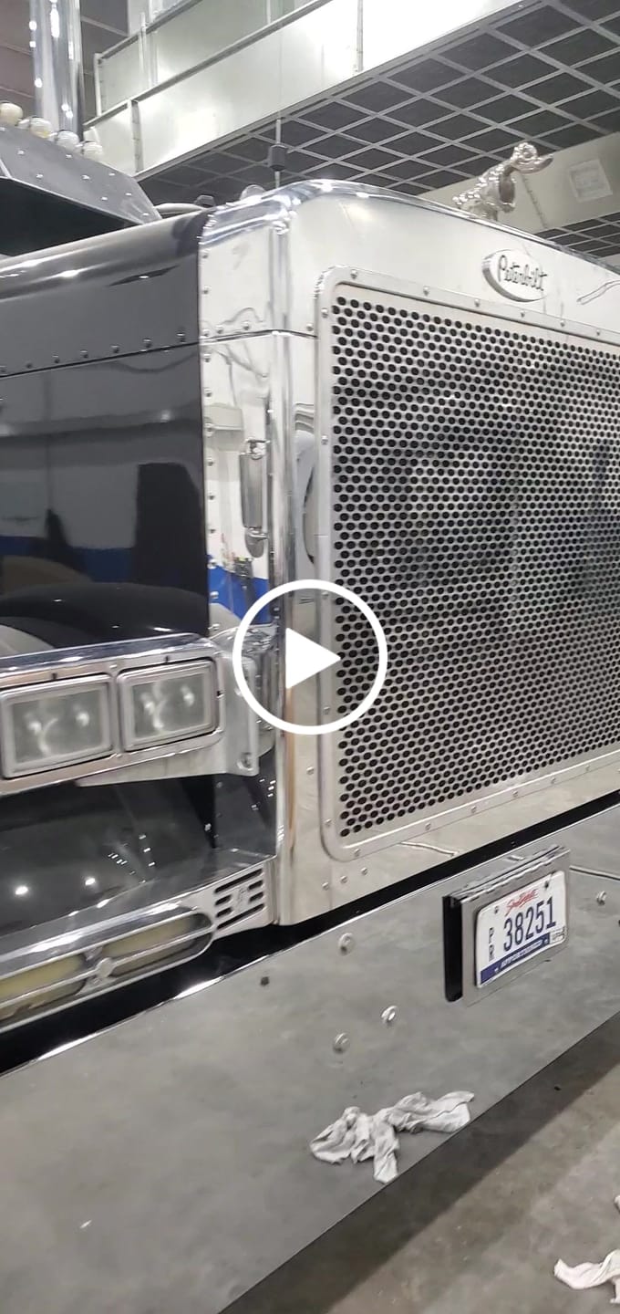 Customer video review of Peterbilt 379 359 front jj fender bracket polished aluminum USA made #009-02-379