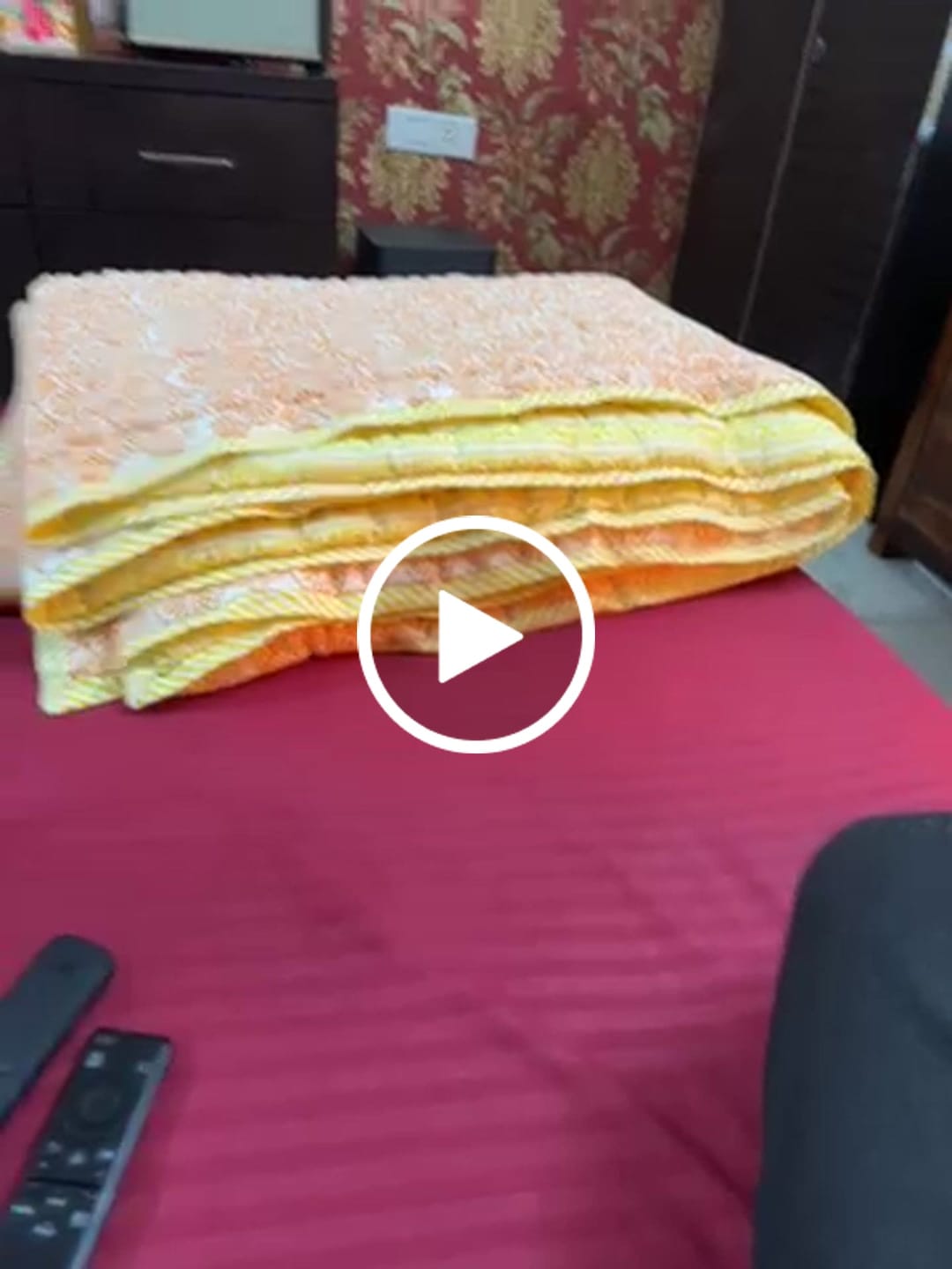 Customer video review of Palm Muslin Razai