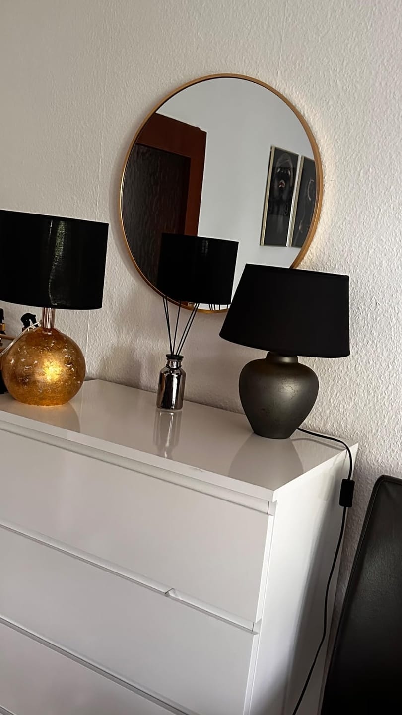Customer photo review of Runder Spiegel mit Metallrahmen - Elegantes Design für Bad und moderne Wohnräume