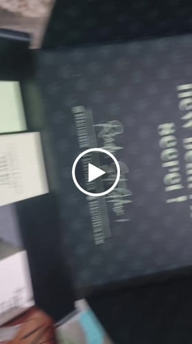 Customer video review of Crème Hydratante Éclat au Thé Vert