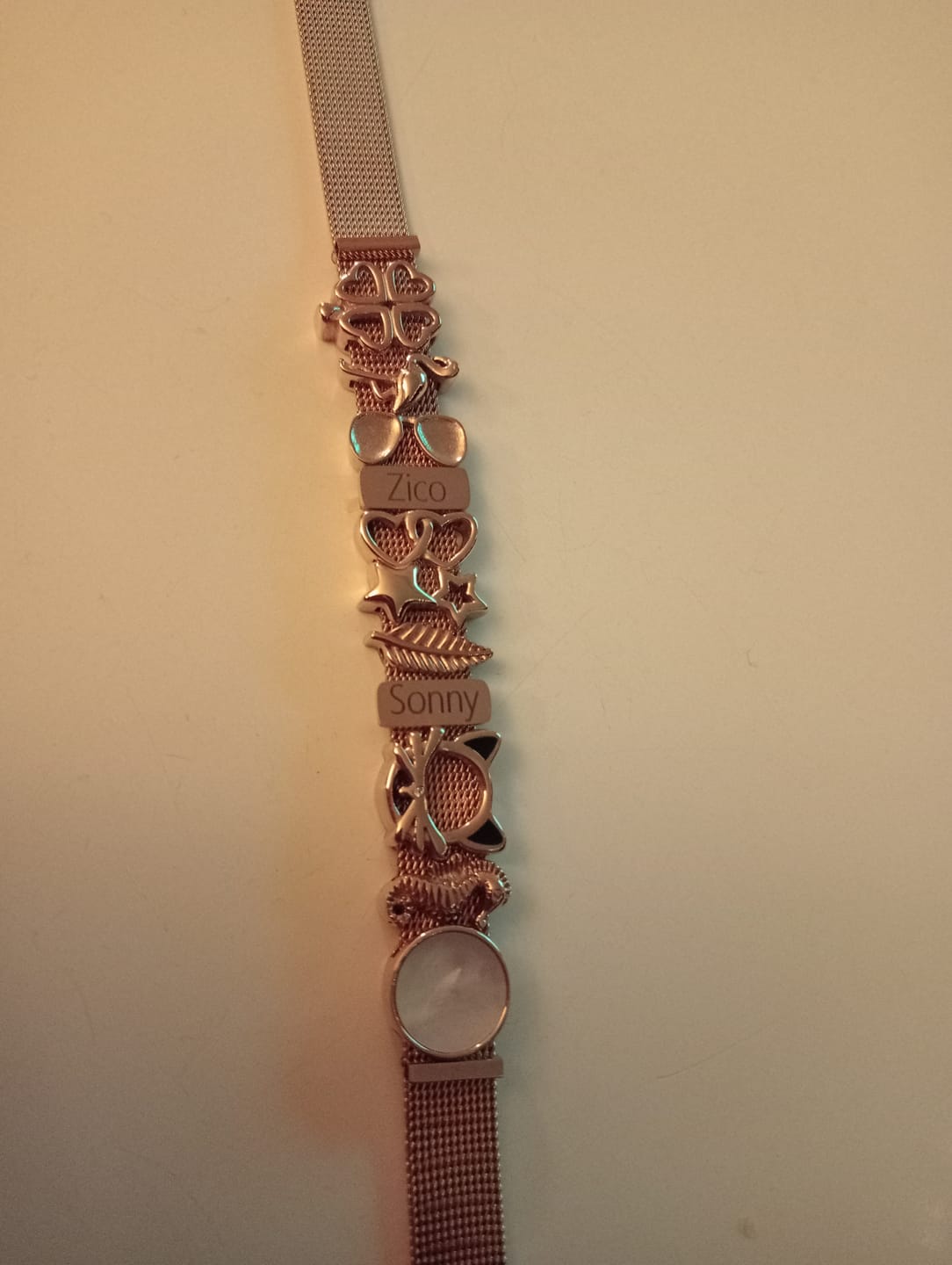 Customer photo review of Mesh charm name rosé gold