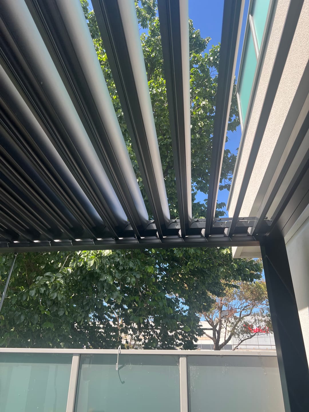 Customer photo review of Baltic Manual  Freestanding  Louvre Roof Aluminium Pergola