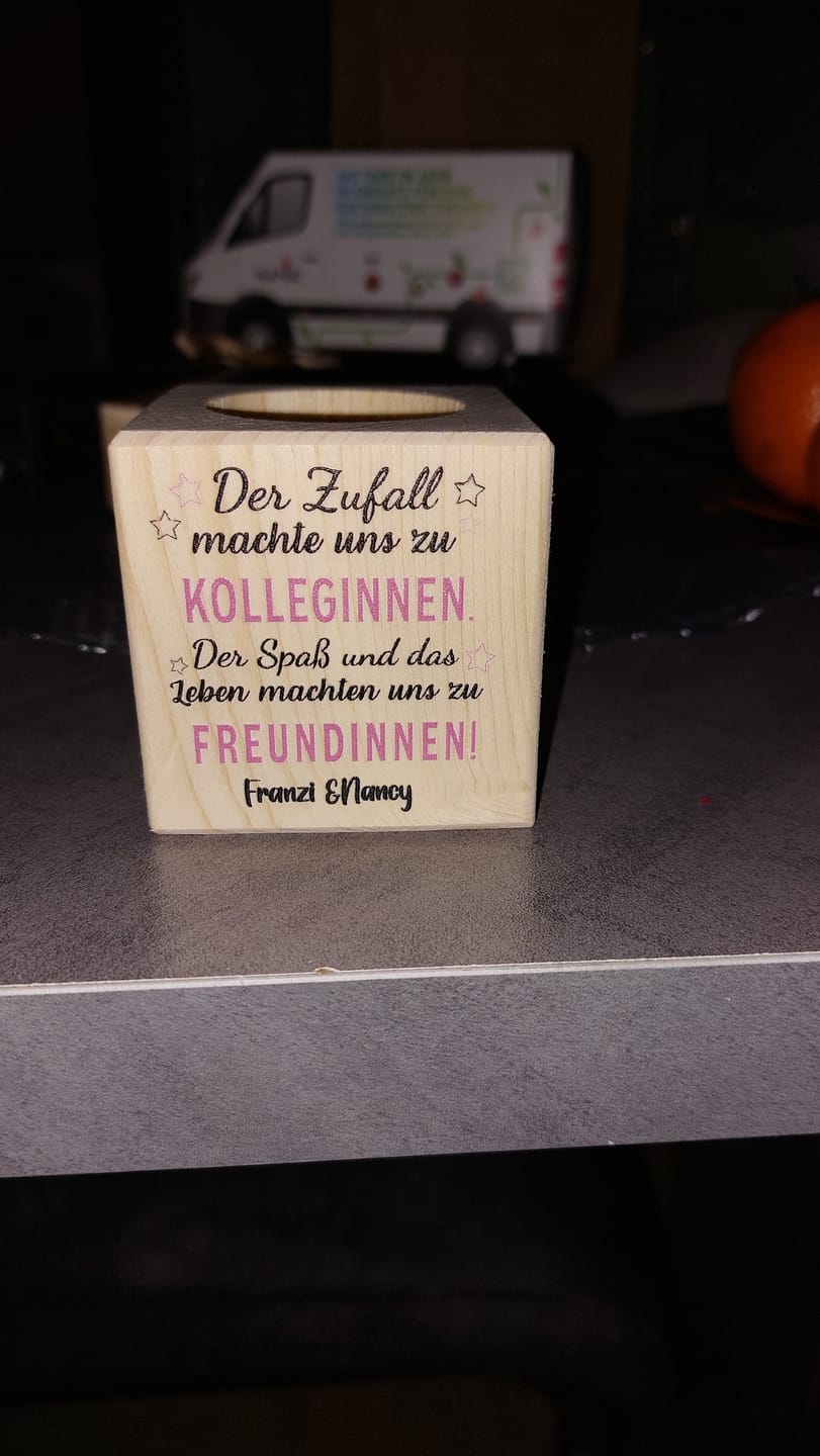 Customer photo review of Von der Kollegin zur Freundin - Personalisierter Kerzenwürfel