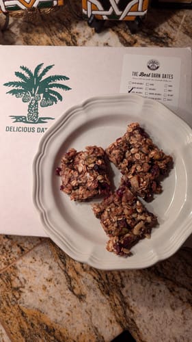 Customer photo review of Organic Large Medjool Dates Box