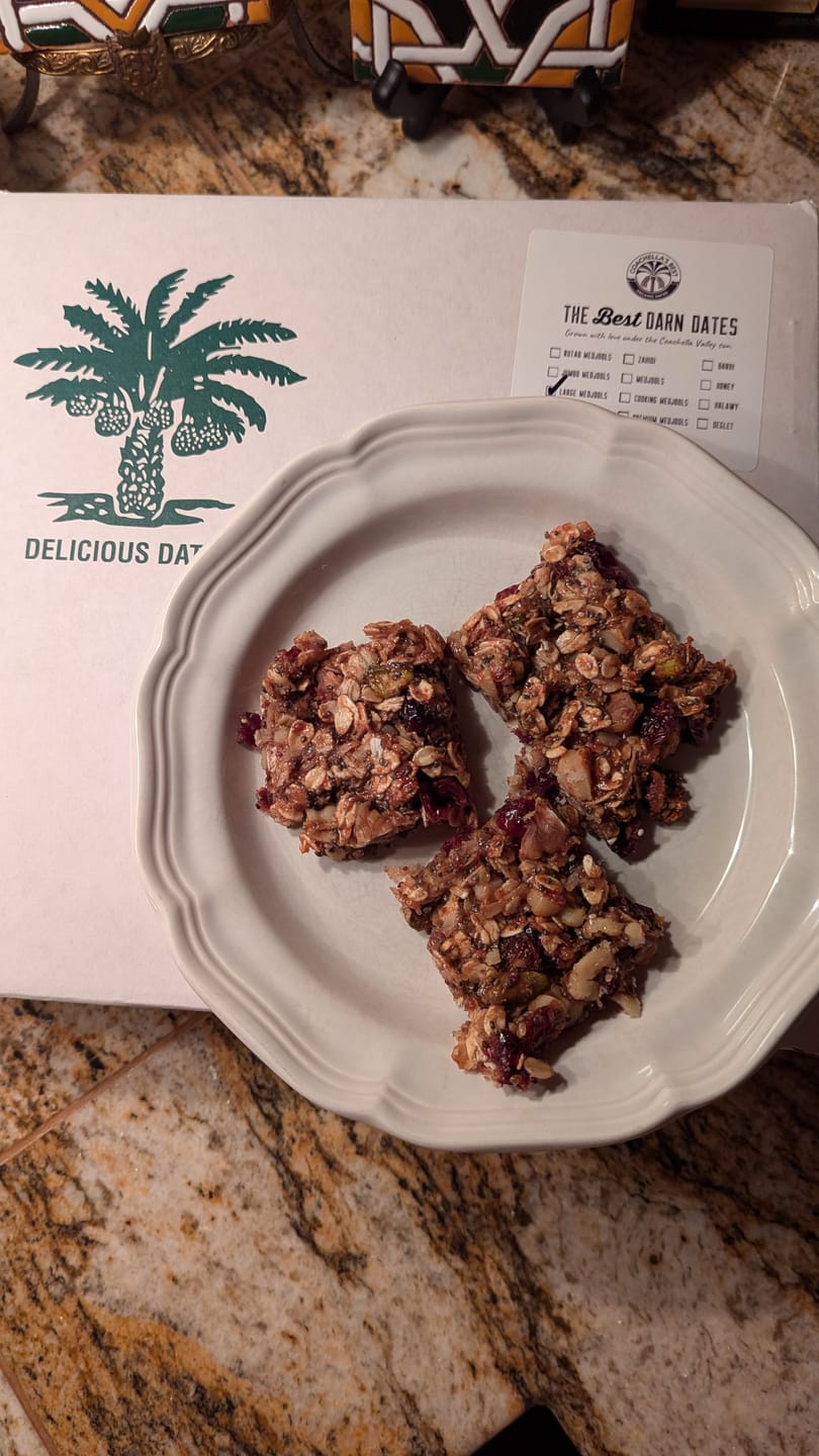 Customer photo review of Organic Large Medjool Dates Box