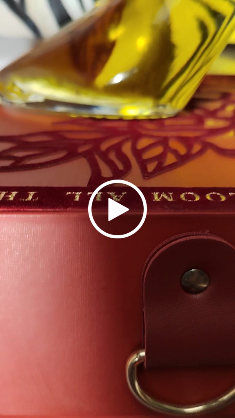 Customer video review of Élégante boîte aimantée cadeau à la française rouge