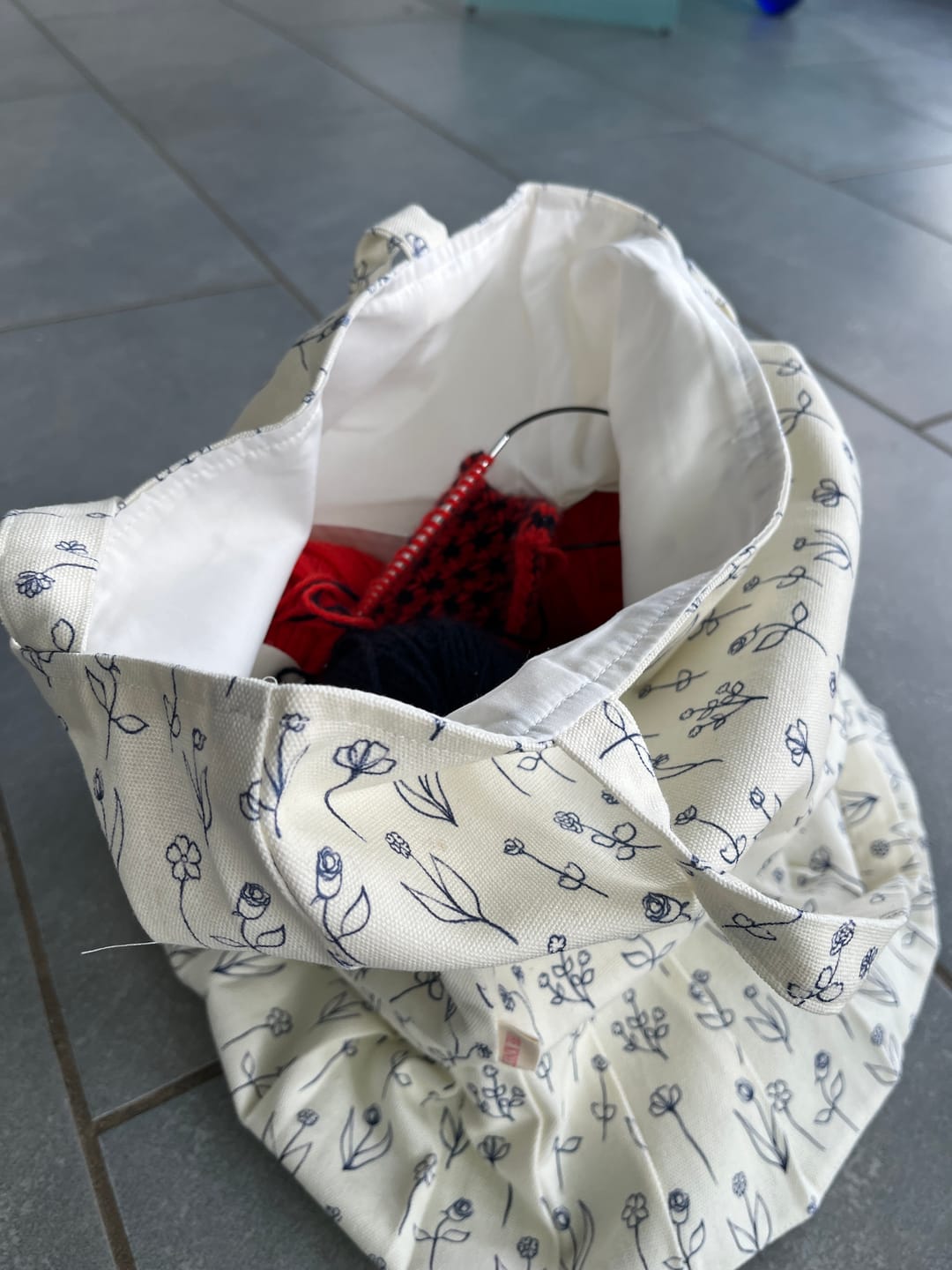 Customer photo review of Flower Doodles Project Tote