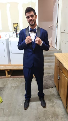 Customer photo review of Men's 3-Piece Classic Groom Dresses Navy Blue Groomsmen Suit