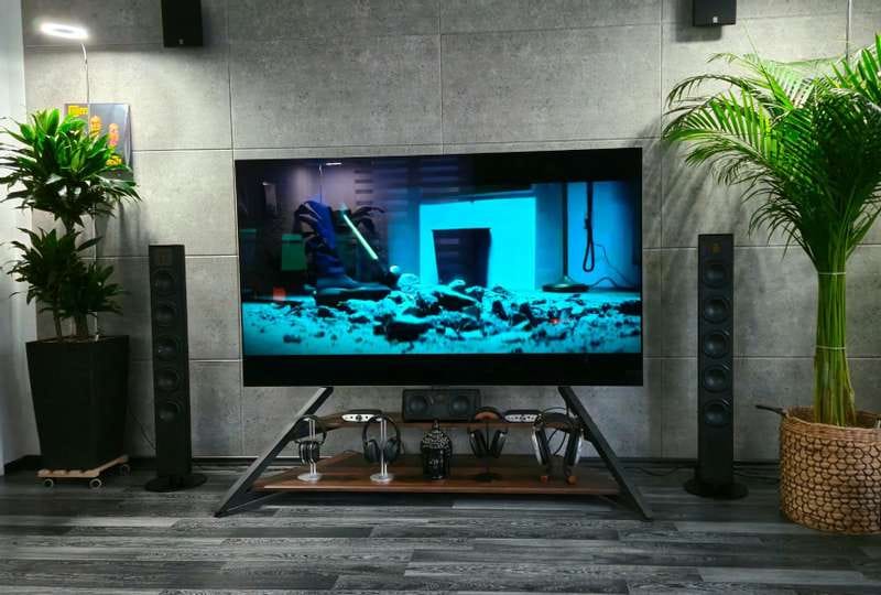 Customer photo review of Eiffel Floor TV Stand V2 FT100