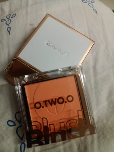 Customer photo review of O.TWO.O SILKY GLOW POWDER BLUSH