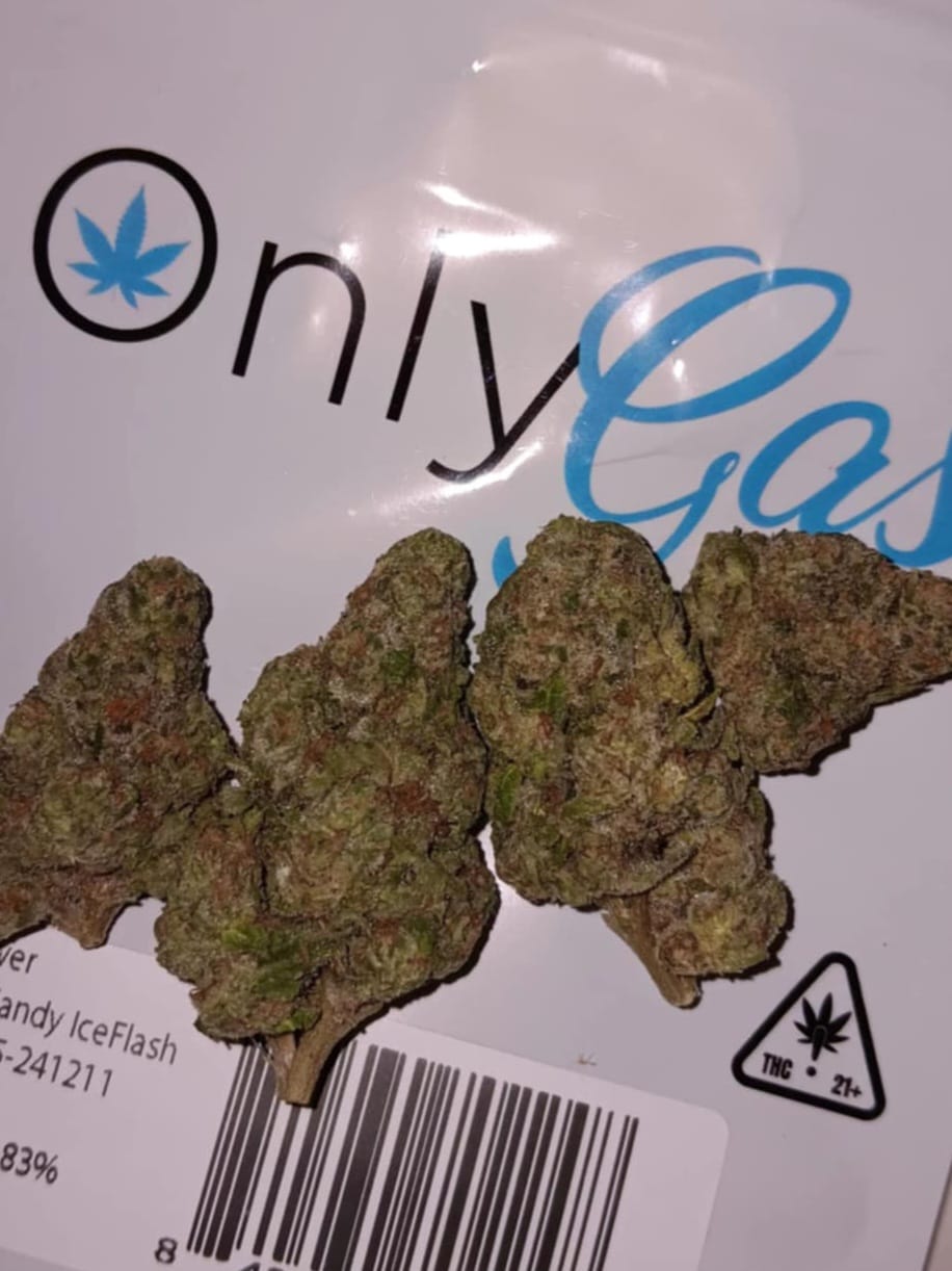 Customer photo review of Snowing Candy IceFlash -THCa Flower