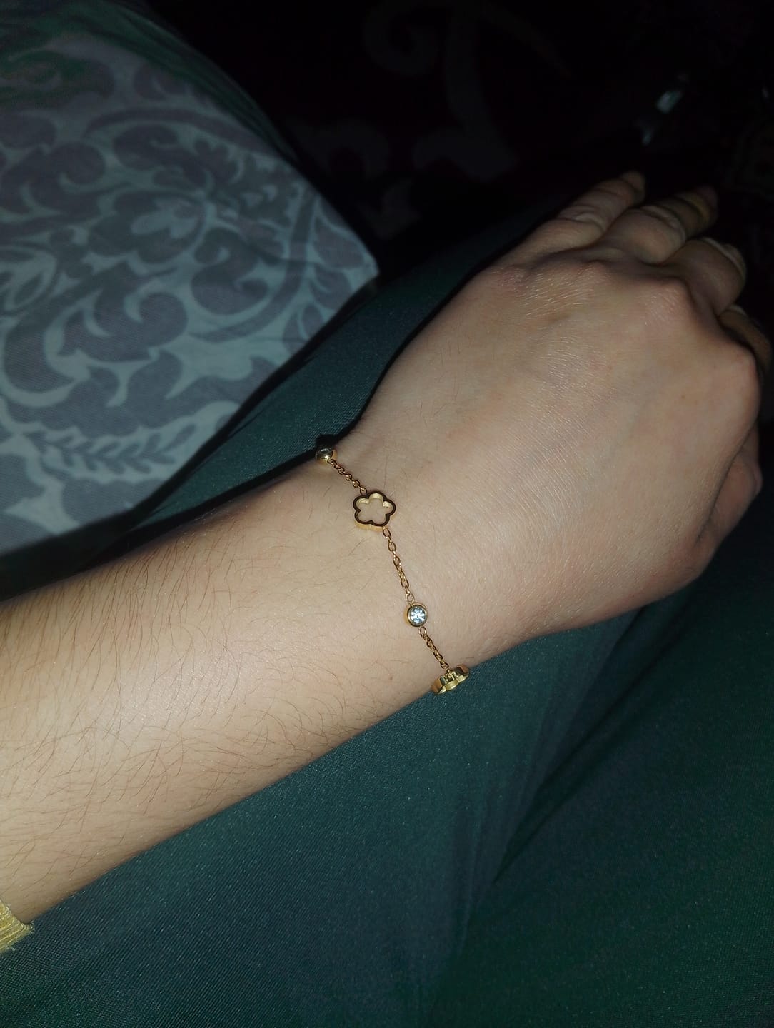 Customer photo review of Bratara cu flori - Gold