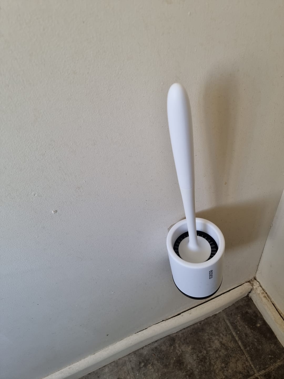 Customer photo review of Ecoco Silicone Toilet Brush With Soft Bristle - Hygienic Wall-Mounted & Floor Standing Bathroom Toilet Brush With Holder