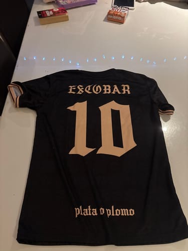 Customer photo review of MAILLOT NARCOS ESCOBAR - SUBLIMATION BLACK EDITION
