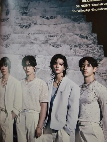 Customer photo review of Stray Kids 2nd Japan Album - GIANT