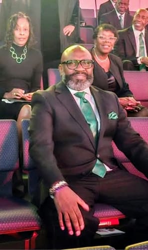 Customer photo review of Emerald Green Striped Men's Necktie Hanky Cufflinks Set