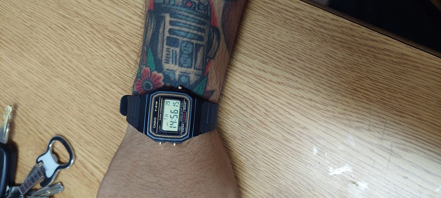Customer photo review of Reloj Casio Vintage F-91WG-9SDF Clásico Líneas Amarillas