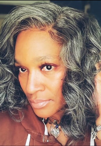 Customer photo review of Luvwin Salt And Pepper Loose Wavy Kinky Hair Gray Color 5x5 Closure Lace Wig