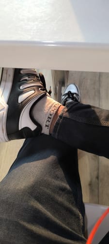 Customer photo review of SYRAX Smoke Black Men's casual sneaker