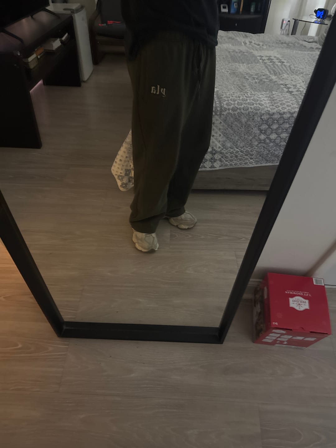 Customer photo review of W229 - Urban Straight Leg Jogger