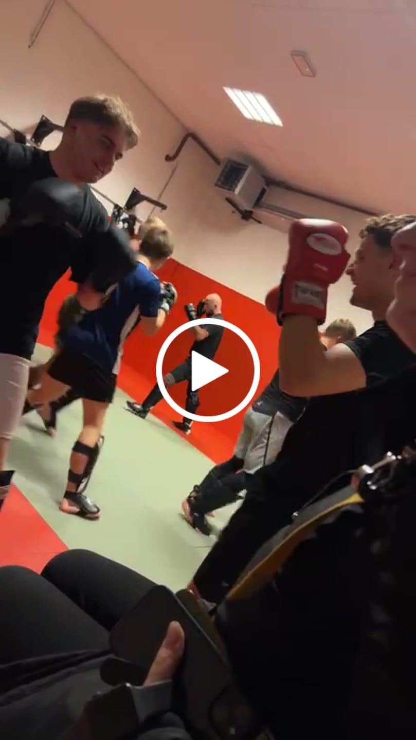 Customer video review of Venum MMA Handschoenen Challenger Sparring 3.0 - Zwart