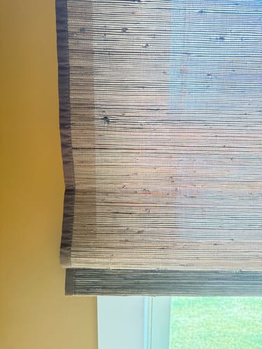 Customer photo review of SmartWings Motorized Roller Shades 100% Blackout Linen