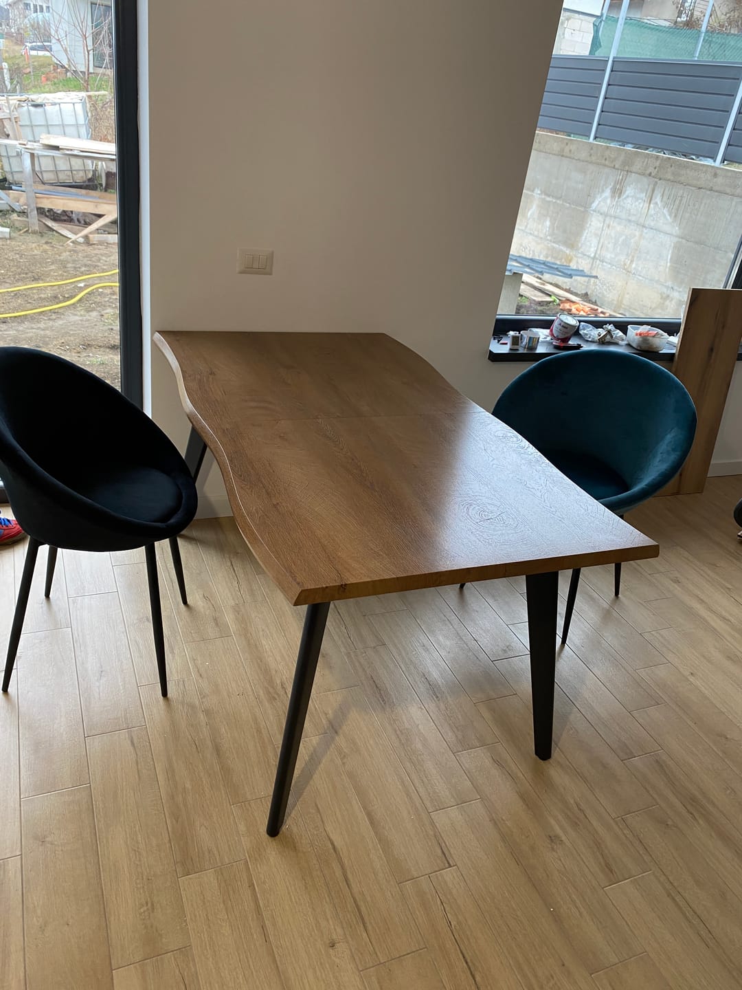 Customer photo review of Masa extensibila DICKSON, stejar natural/negru, 150/210x90x75 cm