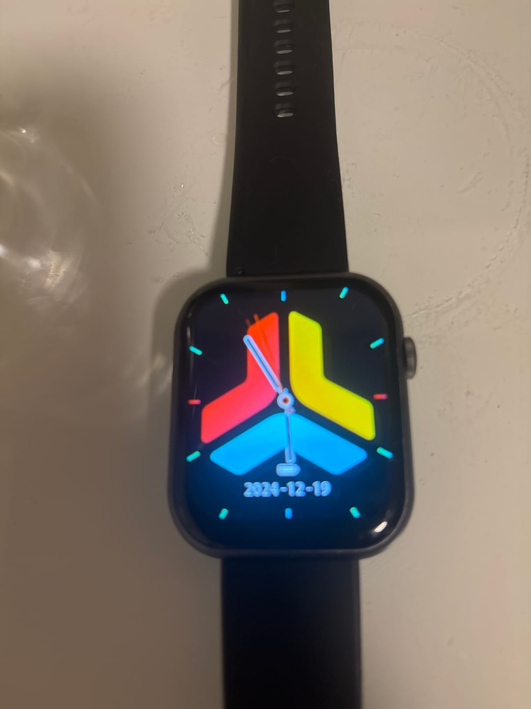 Customer photo review of Top Performance Smartwatch mit Gesundheitstracking / IP67 Wasserdichtigkeit / 35 Tage Akku-Laufzeit / 100 Sportmodi