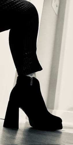 Customer photo review of Ananke Suede