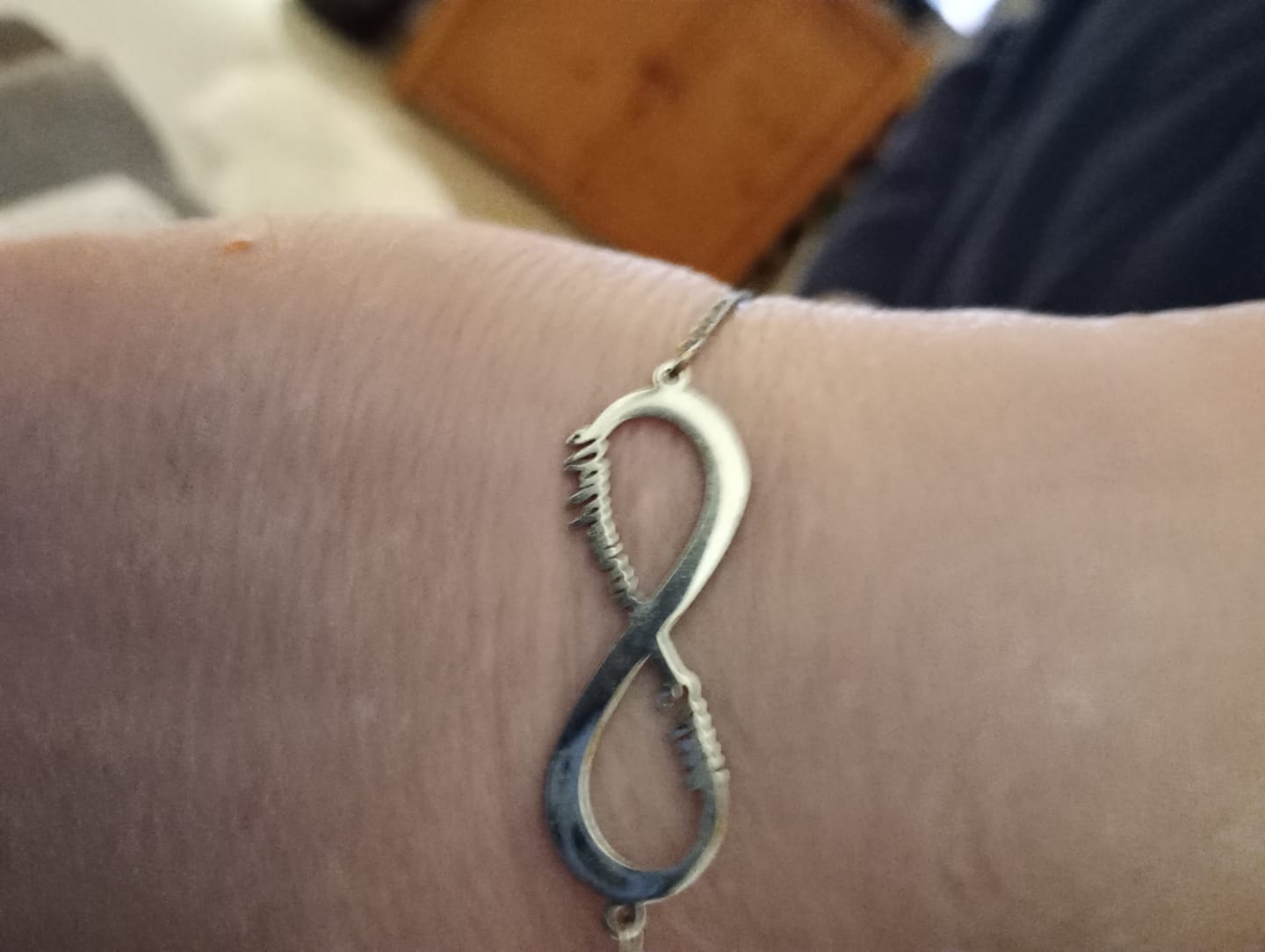 Customer photo review of Infinity Namensarmband