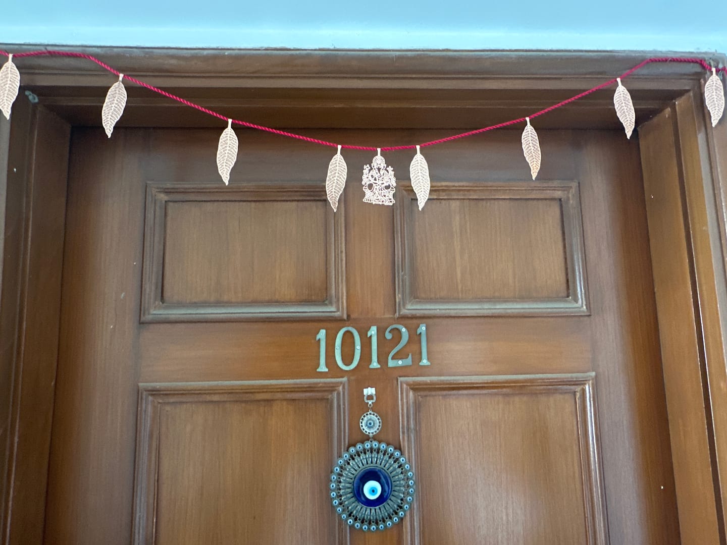 Customer photo review of Decorative Door Hanging Leaf Brass